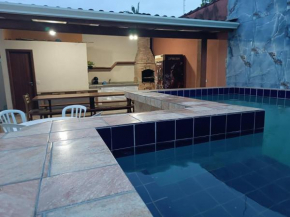 Casa com Piscina e churrasqueira/ mar casado